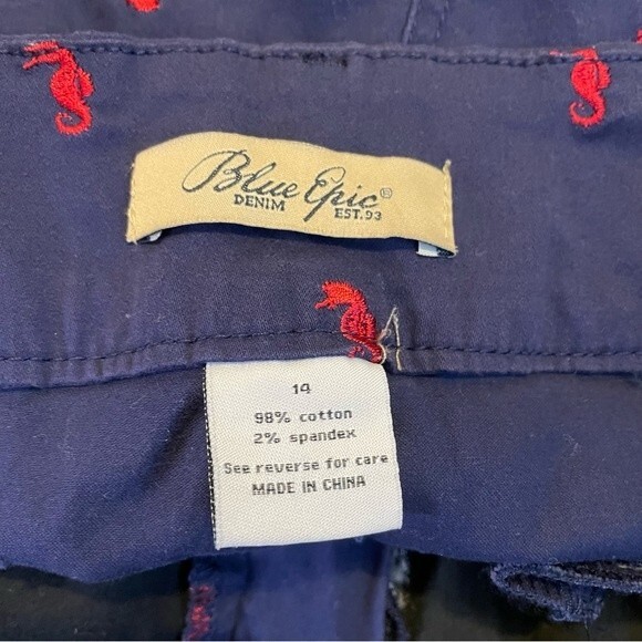 Blue Epic Women's Shorts Navy with Red Seahorses Size 14 - Picture 5 of 7